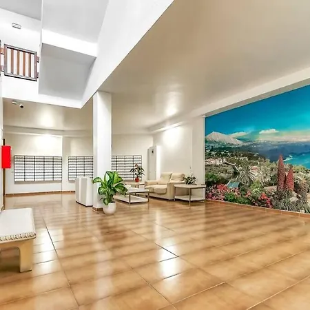 Modern In Parque Royal I, Playa Fanabe 아파트