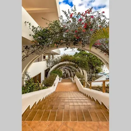 Modern In Parque Royal I, Playa Fanabe Apartment